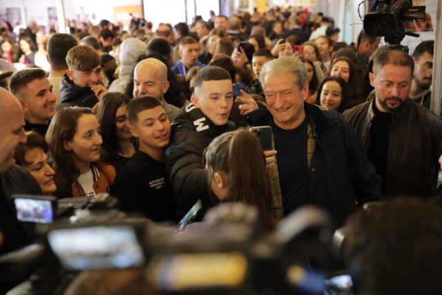 DF5D9C15-BE6F-488B-9FFD-DD9F8E7B702C