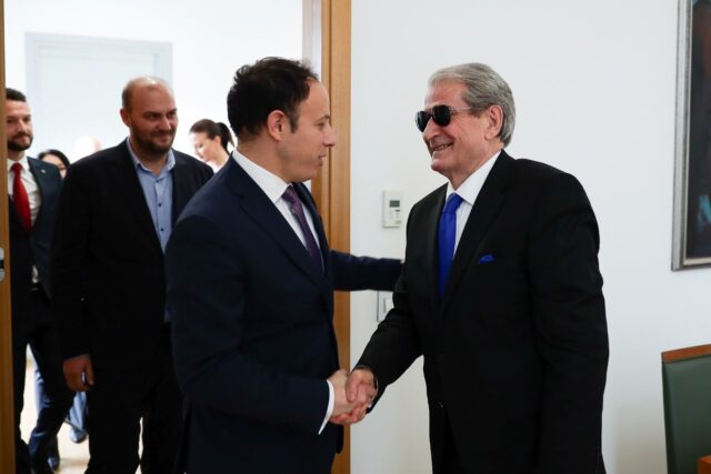 31CAD003-DCF6-4471-93C4-2C8F9D7CB9AA