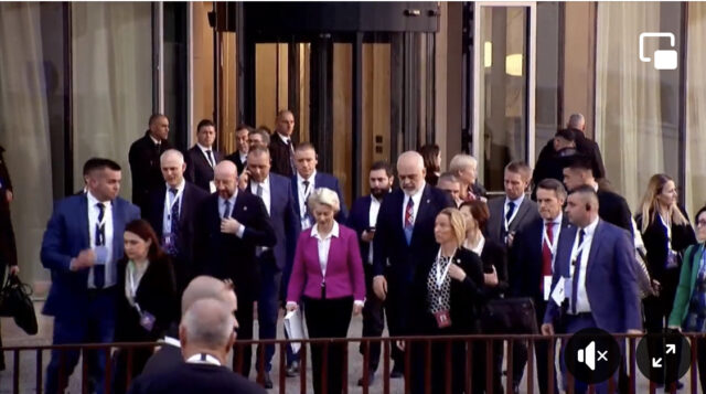 33D9D46F-5EC1-4912-A3A6-9A750D695CAD