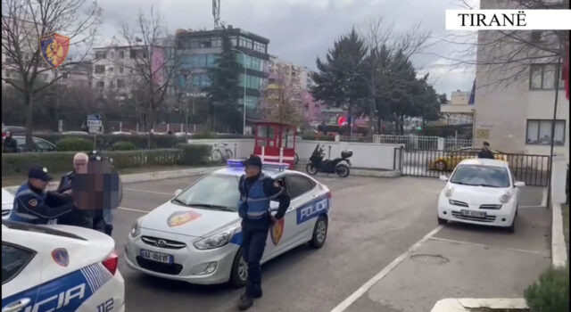 5594BB6B-00A0-43BD-8DAE-3B9380790CBD