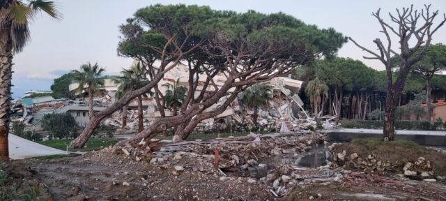 6E0E874D-A49B-41E2-984C-4B15DD2949EA