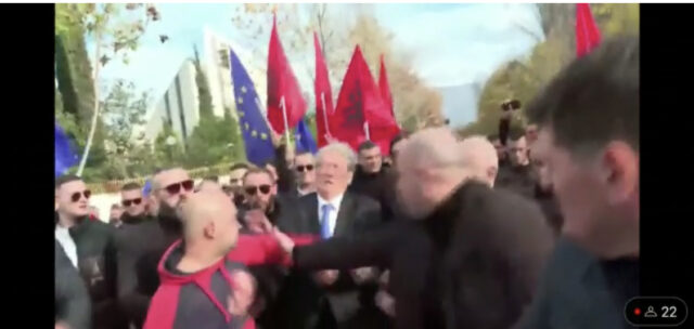 9C81EB64-1F94-42B4-93C0-537658E54EC5