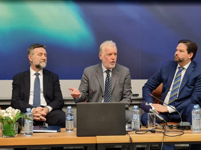 C9FED3BC-4DFA-4D35-8C3C-55C1ECE013D4