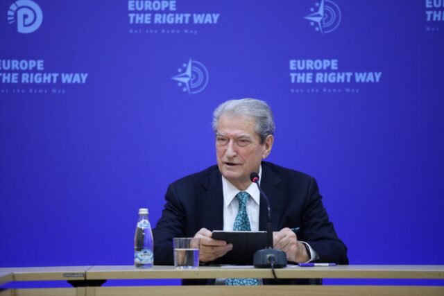 FFBA238D-C89C-4AA4-A453-8977B4EFF376