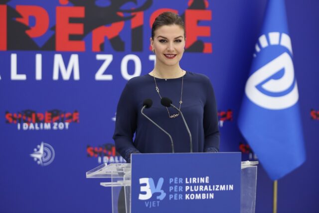 0A3BA3E4-AFD4-4F87-95CF-CE7ECFD7416D