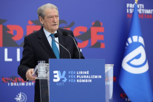 493C1AAF-85E4-4EBA-B9D9-DEFF58ED16C3