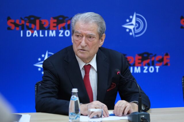 4F51F807-EBDF-4F4B-B851-ECA1DCEF0135