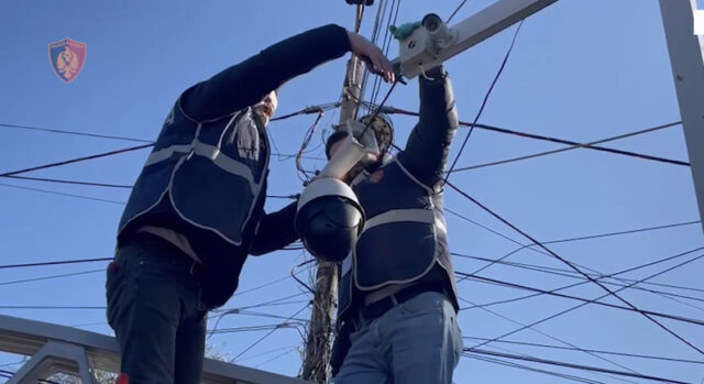 FEBAF4F1-2819-43C5-A47C-38B5B08C9EA7