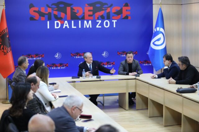 371CDBB7-0DF7-43A1-AC48-28DDDD1EAEC4