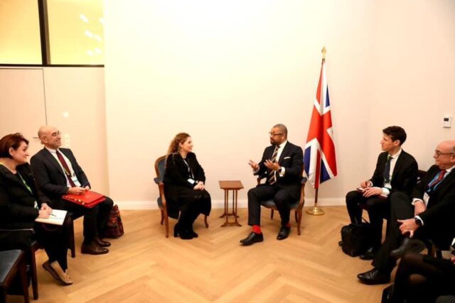 3E3827B2-6088-4B3F-8DB8-623E177A3973