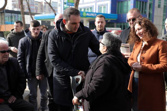 416E16F8-1C61-4AE3-8CFB-DA47DBBE8907