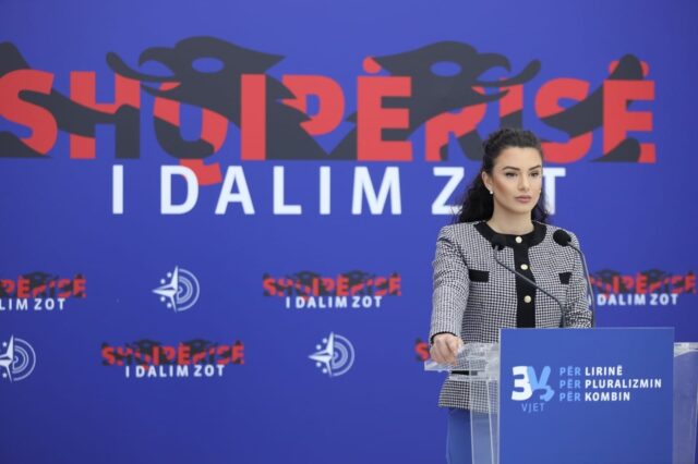 43C2F5C1-1949-4BED-84D4-FCB1A5C10FC1