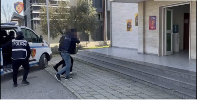 4A90F1A8-715D-4C53-AE5E-092799CF9D68