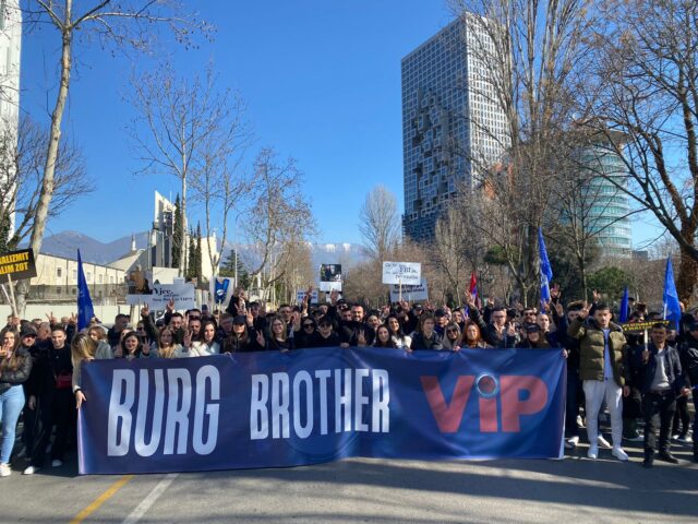 4C7E6B70-FE7C-49F0-AFE1-8FC2F598B711