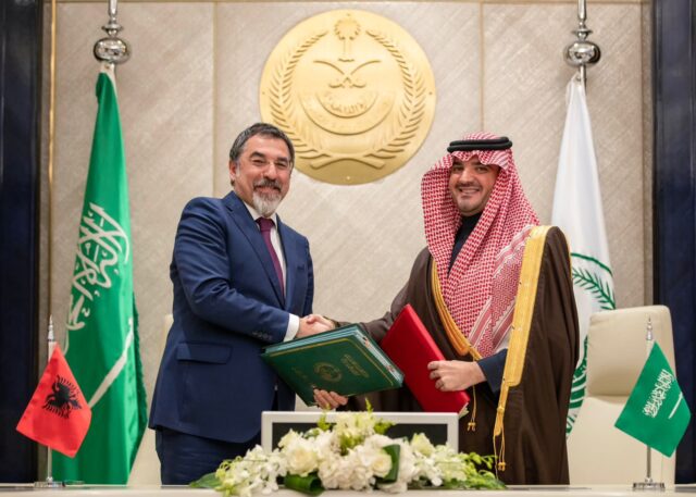 5CA1A9A1-D36F-4230-93C4-648132479258