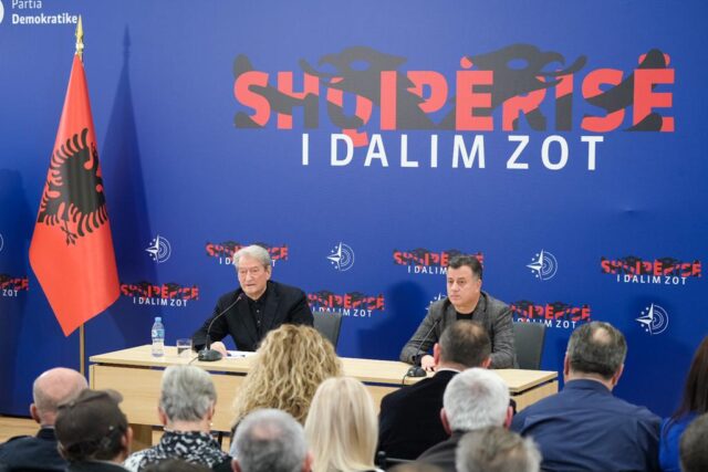 728B02A6-26DA-4057-BF35-1BED157CCF0F