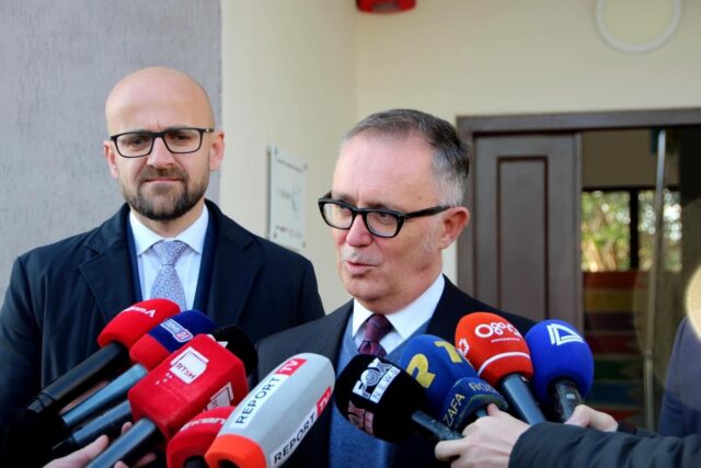 D50468F2-4EE1-4C0B-9B65-8D11BEFB0249