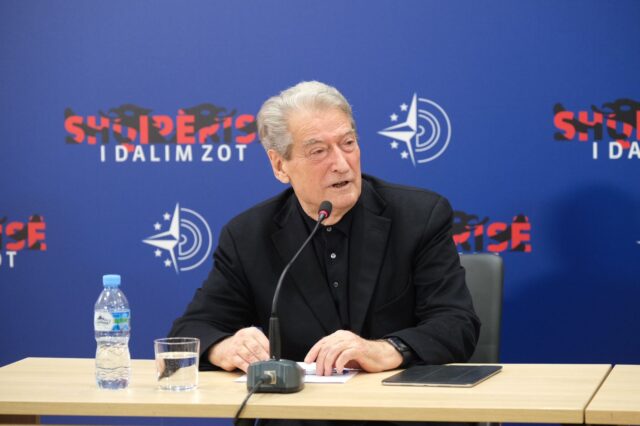 EA685FF8-0356-45AD-B631-54498D9AA2A7