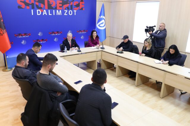 F2607214-BAB3-4634-83A6-C238F29222CF