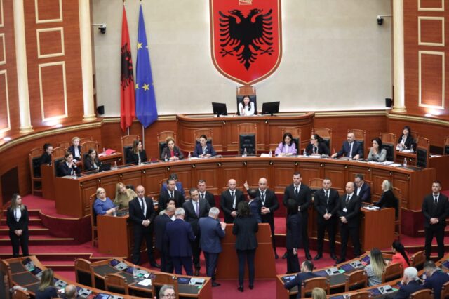 F51A106E-6313-4127-B95A-D6D155489AF1