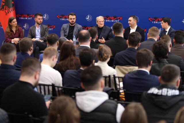 3CEED1E9-FDEF-40E4-A1E2-6D6AAE91FDDD