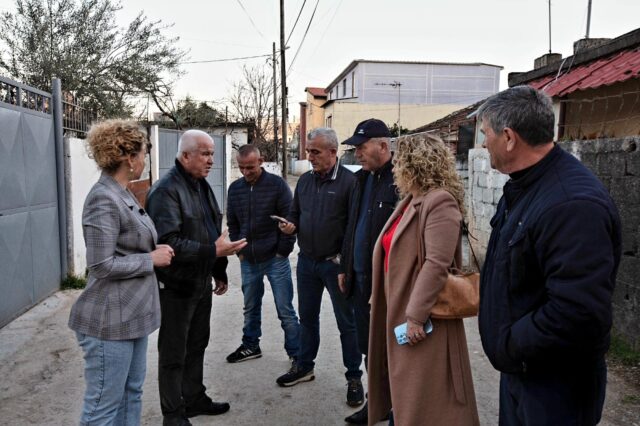 4C02D779-48FC-4582-AD51-47B65BC2C2BD