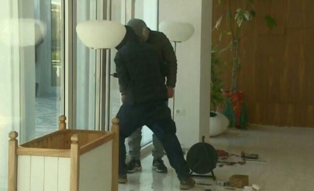 74389E21-06D8-430B-99F8-8E6668868167