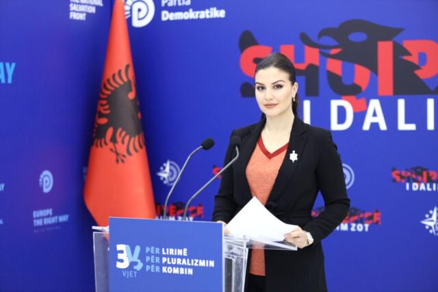 89D48E3F-A881-4FCC-B96B-252C70E4C001