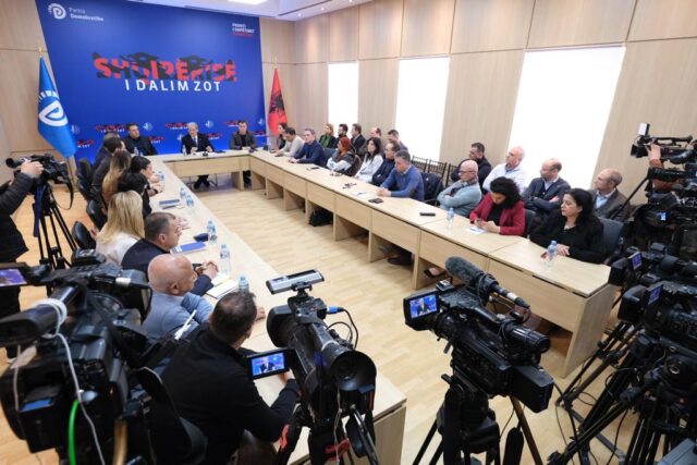 8FF1E632-CC0C-45A9-AA4A-5117B0561CAE