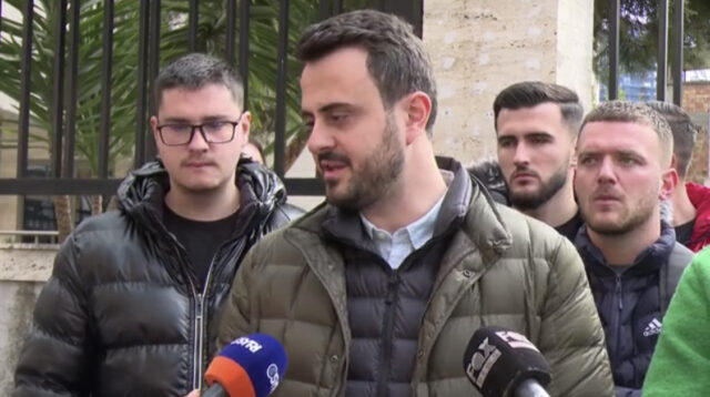 9F75A060-2706-45A3-913D-687DB492E6B3