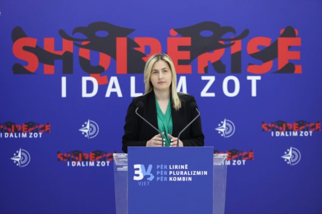 B2C9738E-9932-4EB3-A05C-422213501928