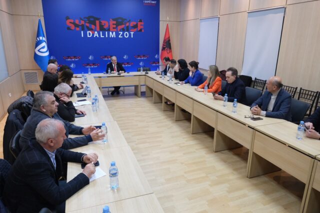 E3E177DE-C782-47DC-9344-5CE368ABE051