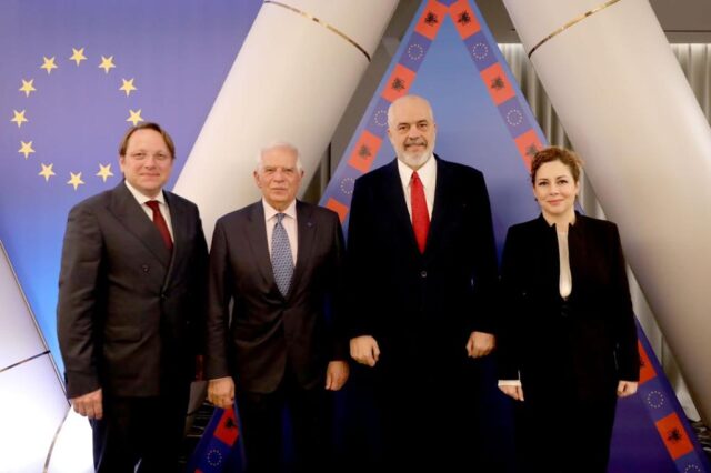 FF172C27-9009-4401-A58E-227088F0BAD5