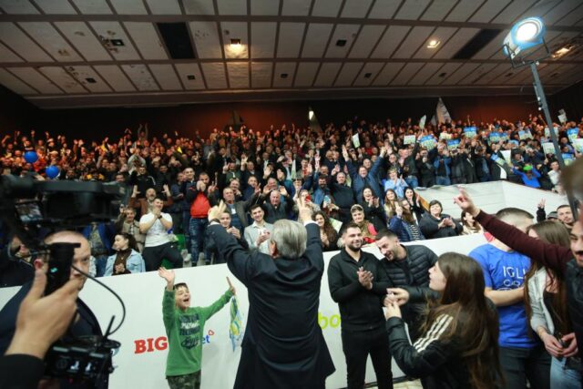 2E8B867B-1DB0-4560-AB1A-D8D2662B8AB7