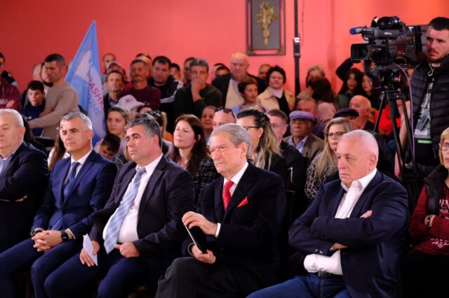 5E801B08-5424-4A20-9801-F16DB1910DB1