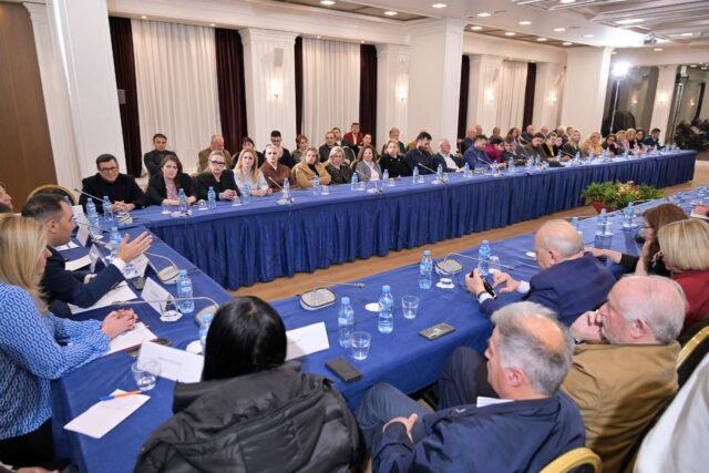 7ED2C280-E29A-495A-A643-67CFC3D1C3C5