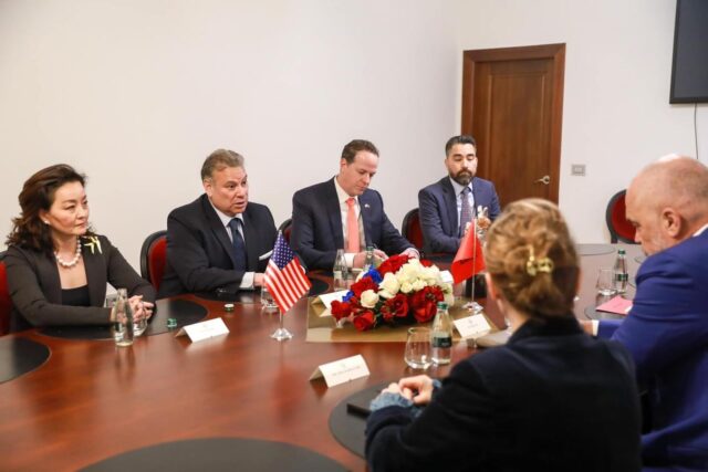 C8F141F7-3D28-4677-955E-141CF283FF7C