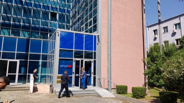 6527f6bb-5808-42d5-b6fc-b7a69bc34dbf