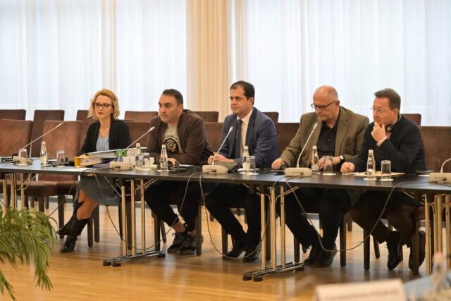 95ce8a27-02d3-45d2-8b39-d1d11fc15382