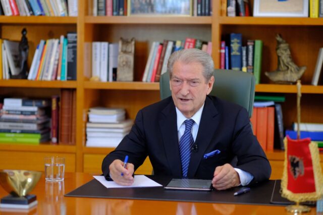 ff11033f-5042-4912-a979-ad3fba6bb812