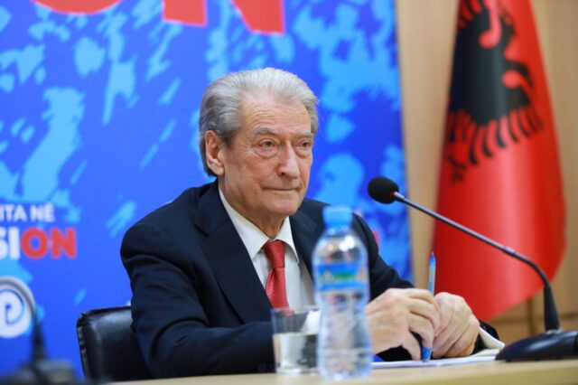 92ab1ae8-c717-45c6-b366-680441856deb