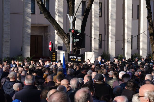 Gjykata e larte protesta e PD