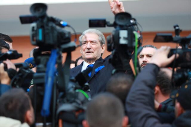 e51084d5-becf-42a5-905f-80bb44a8b89f