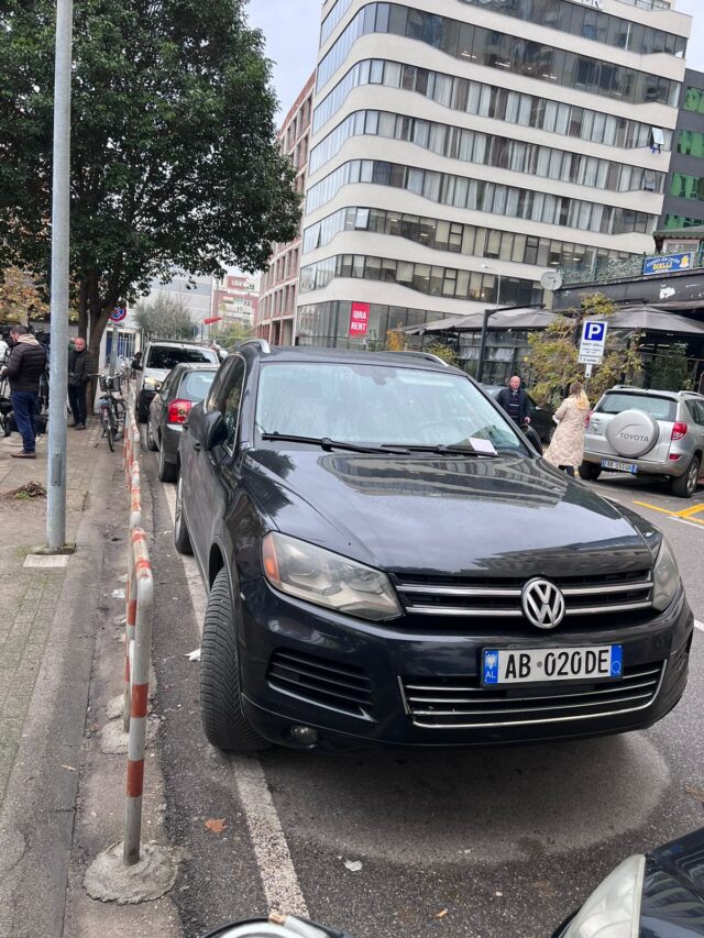 b67d769a-b8fb-4eaa-bb45-53b565d9ebdd