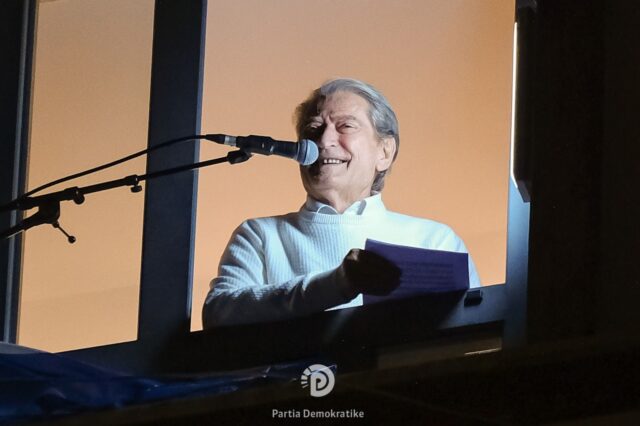 1df9e953-dd12-49aa-b58b-09bdc66effe3