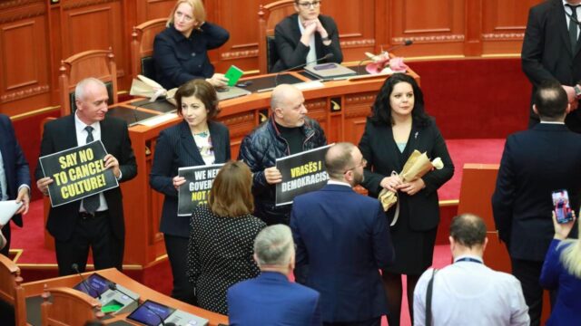 cc03c7eb-2c47-451f-b2a6-64ddd8e822ea