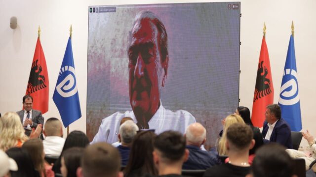 062b0975-61f3-4f75-b9df-7e6e386043f8