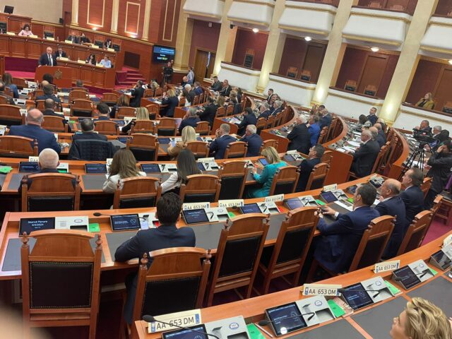 kuvend olsi rama targa