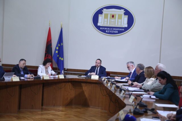 salianji komsioni tims