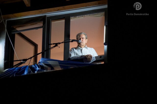 4fdc0b01-0168-431e-8695-7c45d2b7229d